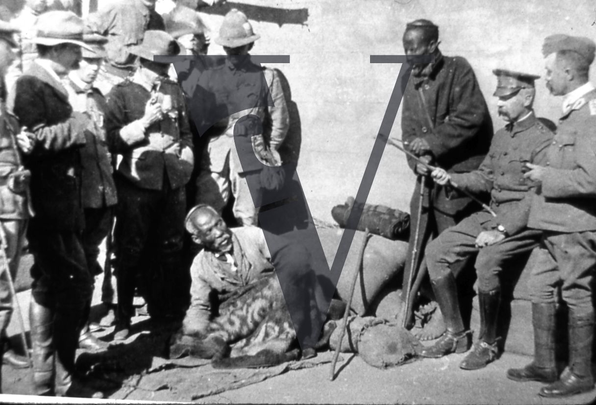 Bambatha Rebellion, Bambatha, Chief Sikananda captured, soldiers.